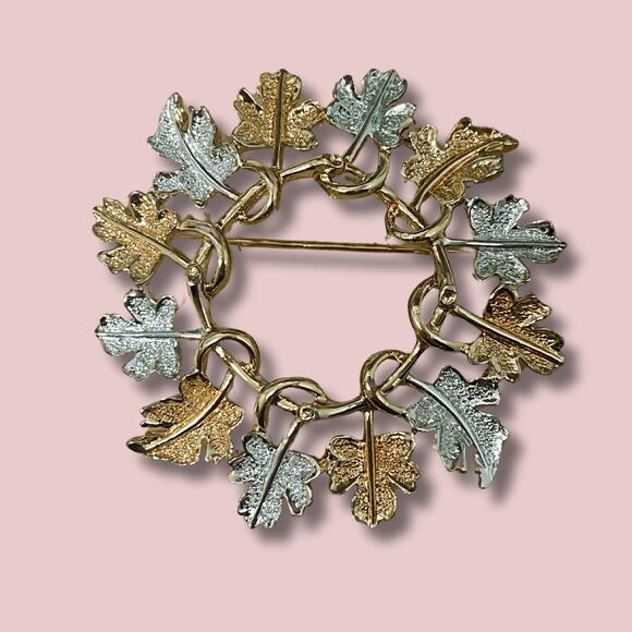 Sarah Coventry Golden and Silver Leaves on Circle Brooch and Earrings Set - Picture 4 of 7